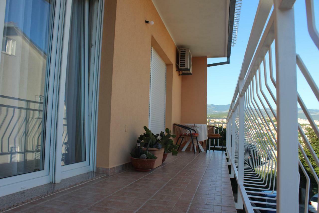 Apartment Sara Novi Vinodolski Exterior photo