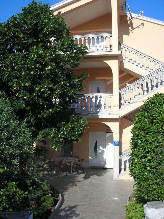 Apartment Sara Novi Vinodolski Exterior photo